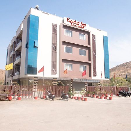 Tulip Le Grand Hotel Udaipur Exterior photo